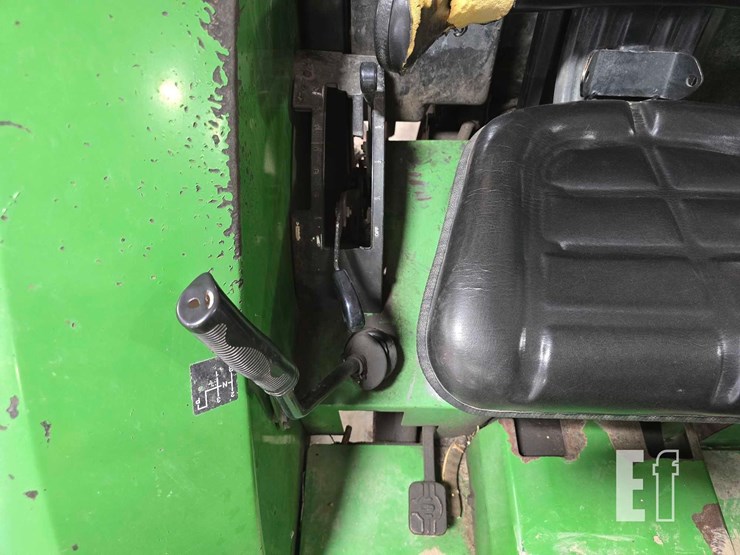 2000-john-deere-5210-image-18
