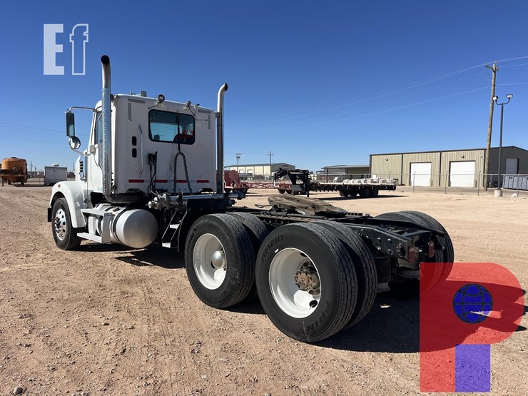 2021-freightliner-coronado-122-sd-image-2