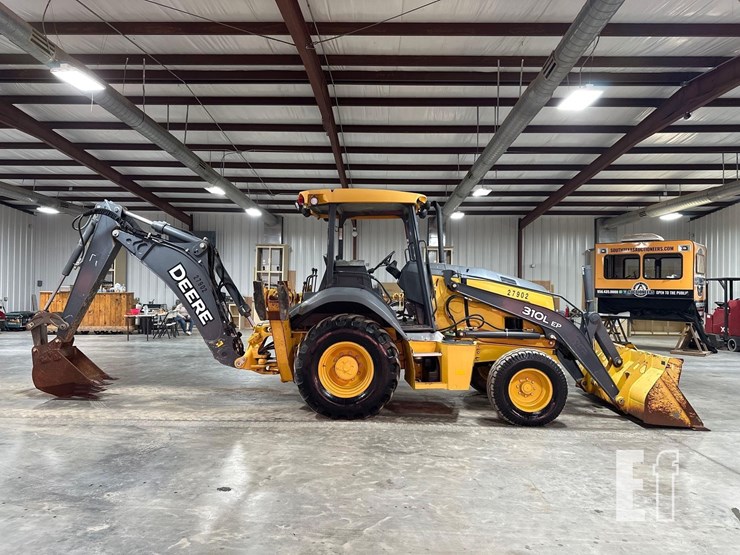 2020-deere-310l-ep-image-6