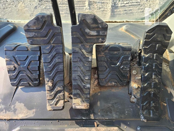 2018-caterpillar-325flcr-image-14