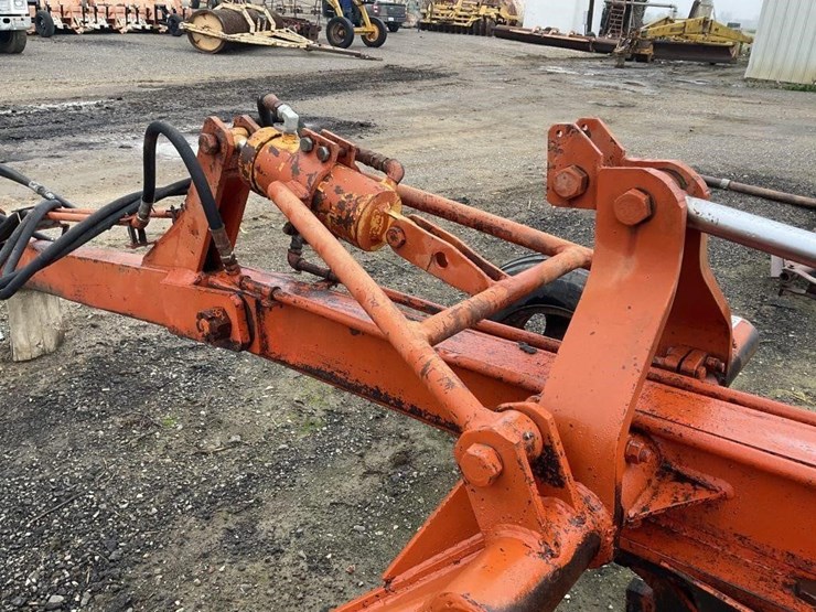 yonkers-johnson-300a-pull-v-ditcher-image-7