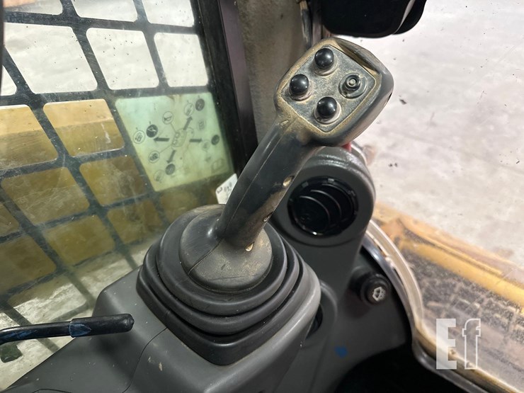 2018-caterpillar-259d-image-17