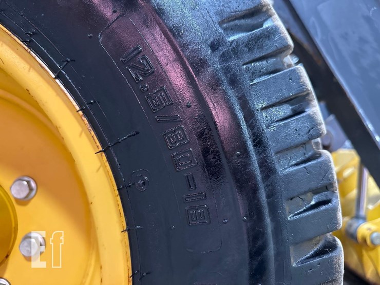 2020-deere-310l-ep-image-32