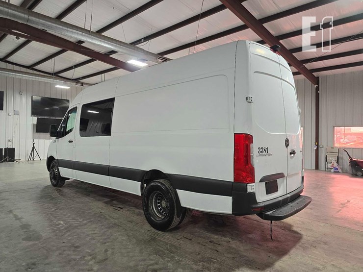 2019-mercedes-benz-sprinter-4500-image-4