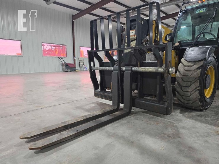 2020-caterpillar-th255c-image-9