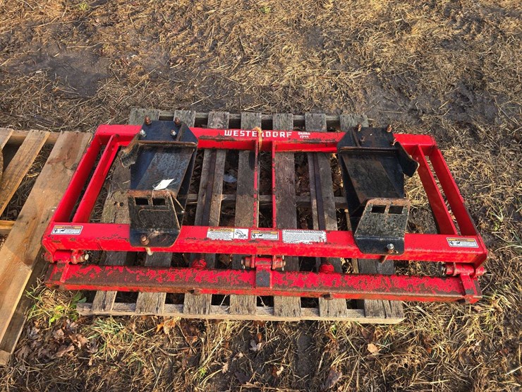 westendorf-stack-saver-2-skid-steer-attachment-image-1