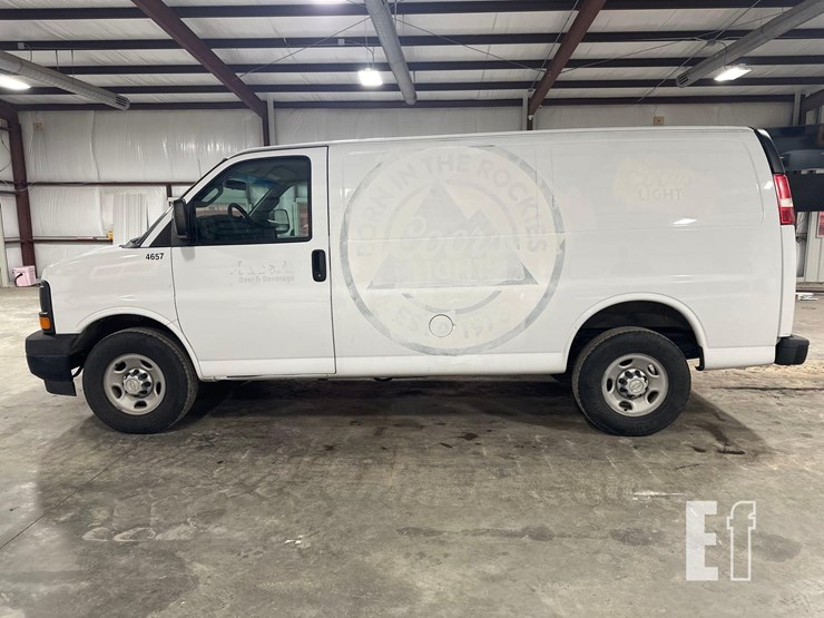 2017-chevrolet-express-2500-image-5