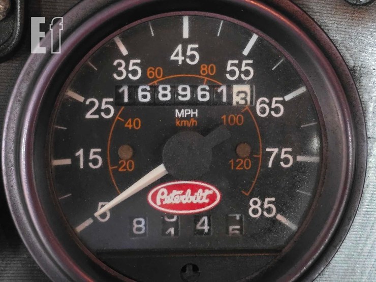 2010-peterbilt-340-image-16