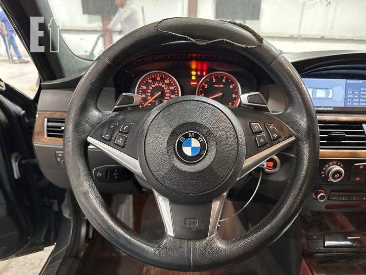 2008-bmw-550i-image-10