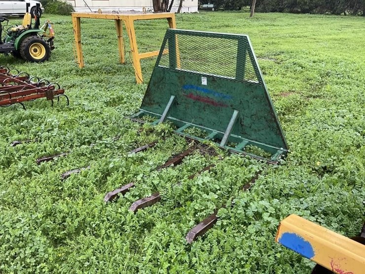 (offsite)-jesse-6-prong-orchard-rake-attachment-image-2