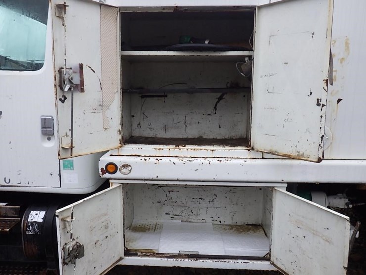 1990-international-4900-image-24