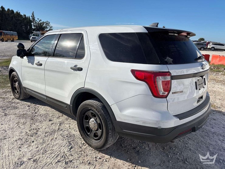2018-ford-explorer-image-4