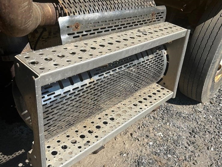 2008-sterling-l8500-image-28