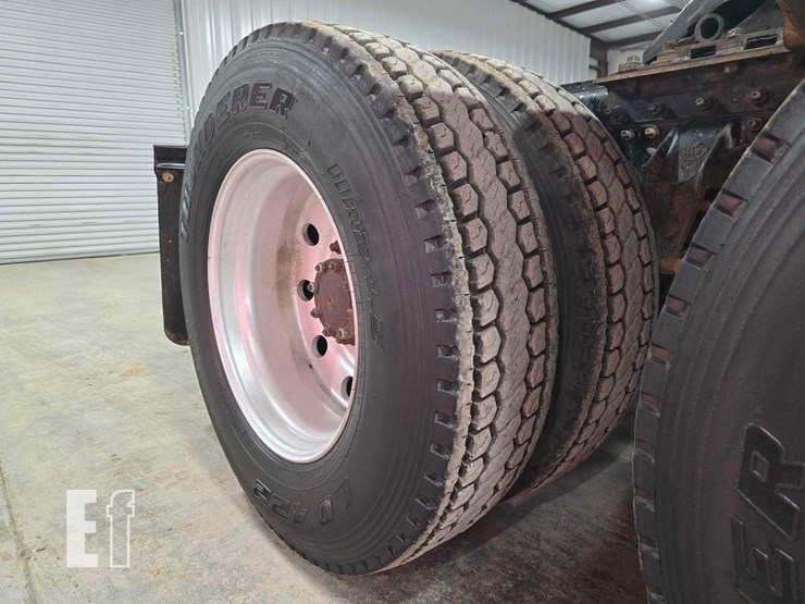 2000-mack-ch613-image-15