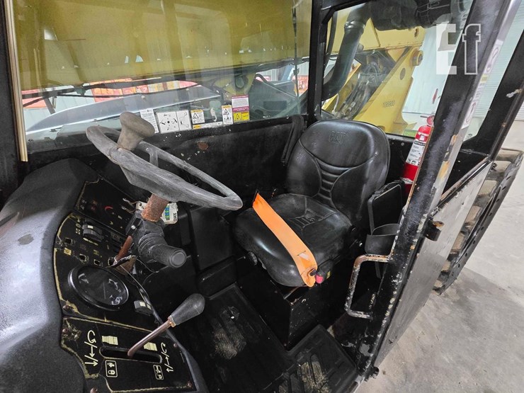 2015-caterpillar-tl642c-image-11