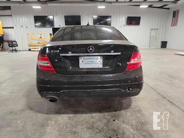 2014-mercedes-benz-c250-image-7