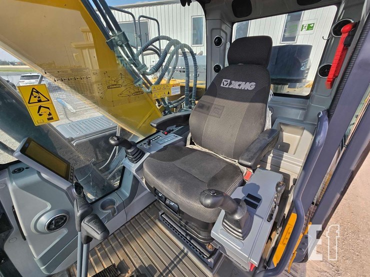 2023-xcmg-xe210u-image-13