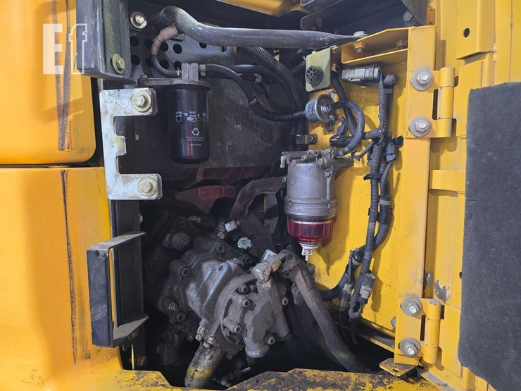 2016-deere-75g-image-30