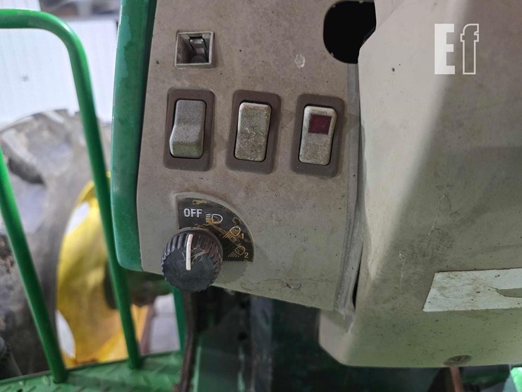 john-deere-6220-image-15