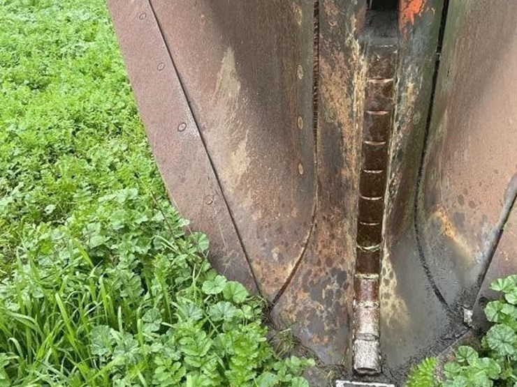 (offsite)-yonkers-johnson-300a-pull-v-ditcher-image-10