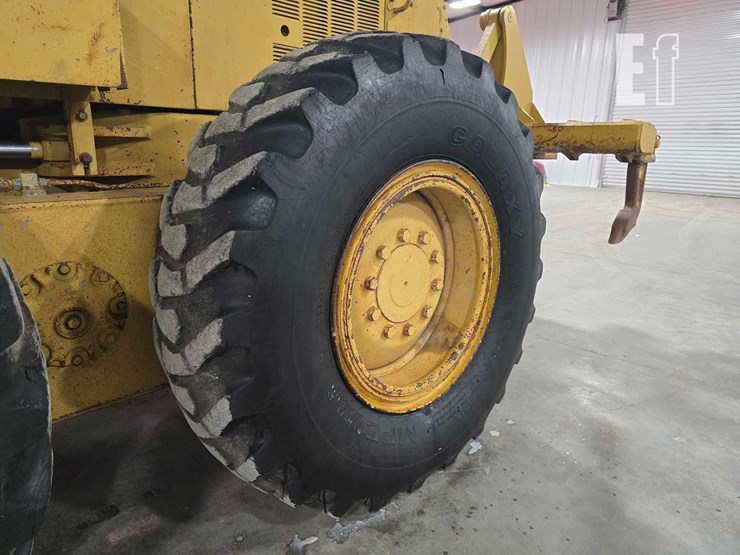 2001-caterpillar-140h-image-27