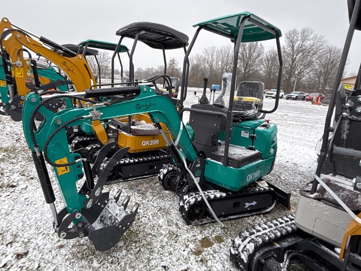 #2005-•-unused-qk16r-mini-excavator-image-1
