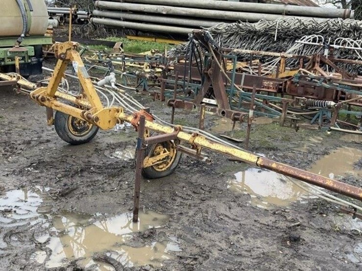 marvin-21'-3-pt-spray-boom-attachment-image-1