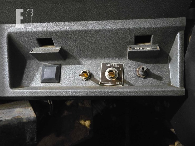 2000-mack-ch613-image-35