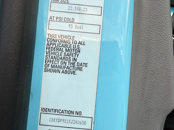 2019-kenworth-t680-image-8