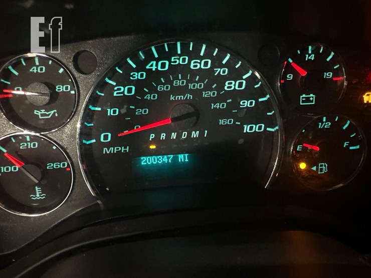 2017-chevrolet-express-2500-image-10