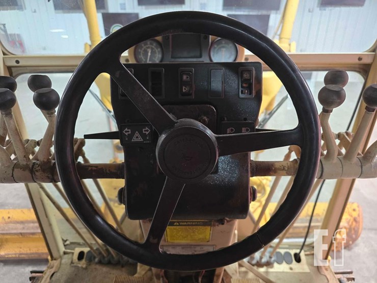 1995-caterpillar-140h-image-15