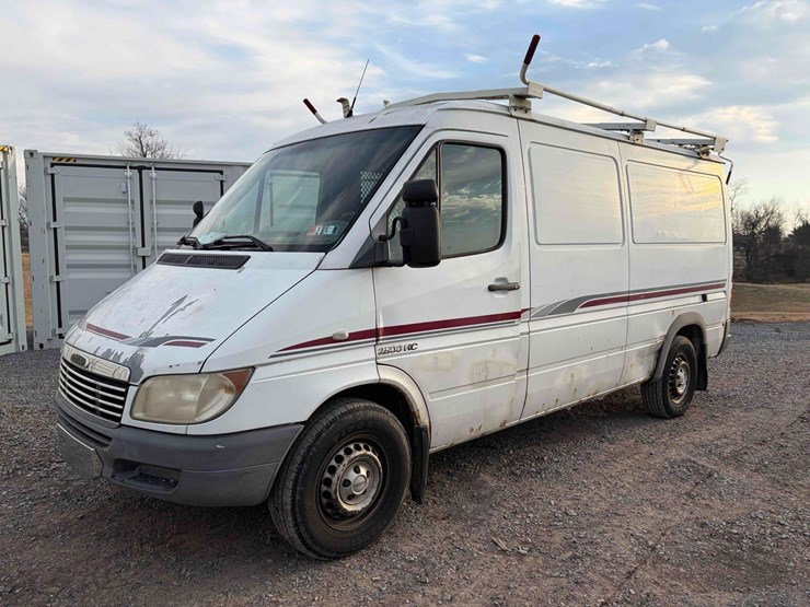 2006-freightliner-2500-hc-sprinter-van-image-1