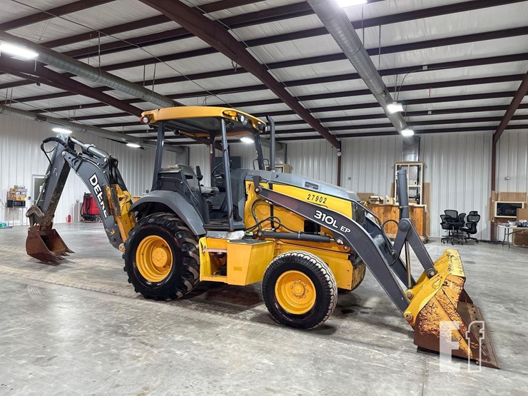 2020-deere-310l-ep-image-2