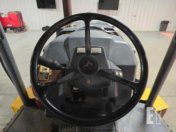 2015-deere-310l-ep-image-16