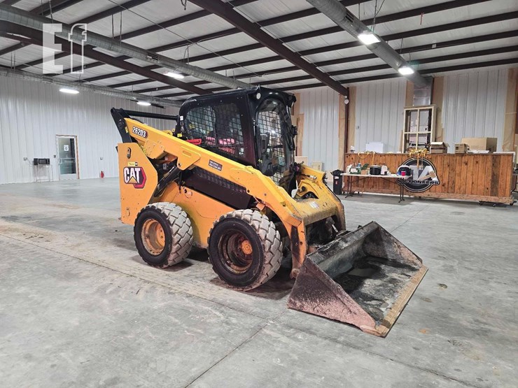 2020-caterpillar-262d3-image-2