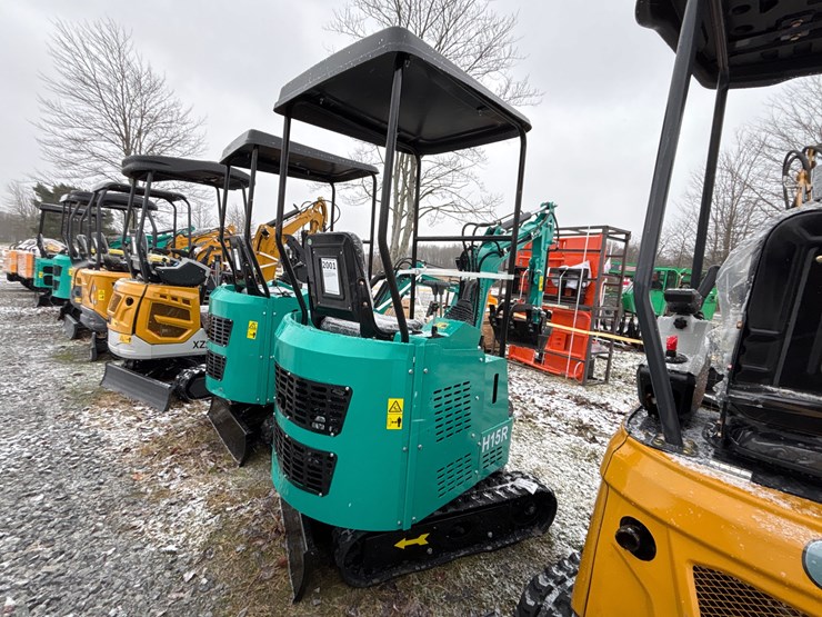 #2001-•-unused-cfg-h15r-mini-excavator-image-6