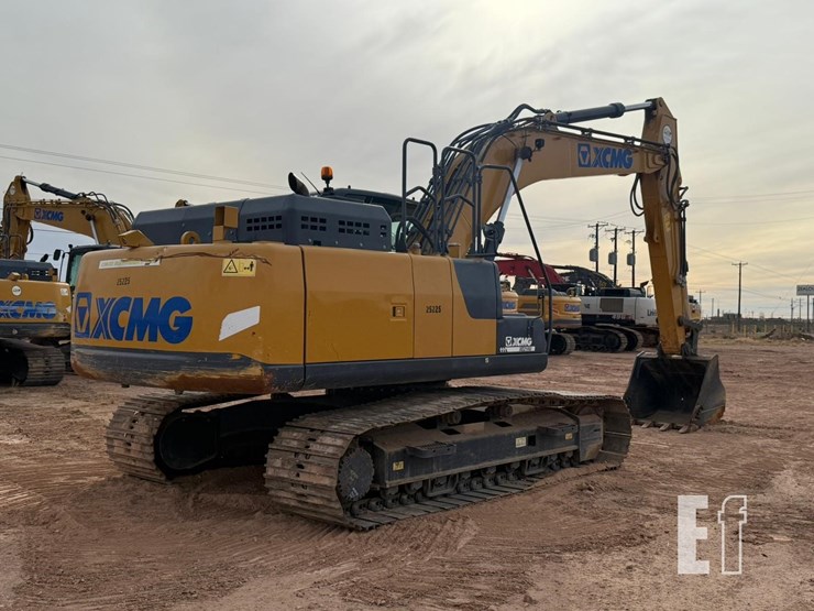 2022-xcmg-xe210u-image-4