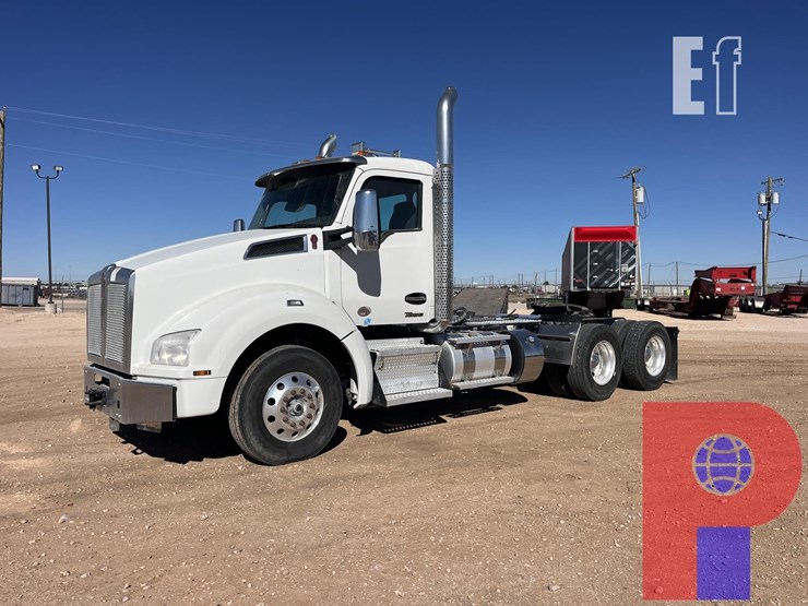2024-kenworth-t880-image-1
