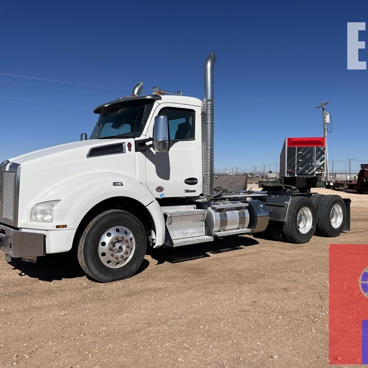 2024 KENWORTH T880