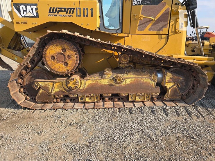 2012-caterpillar-d6t-xw-image-32