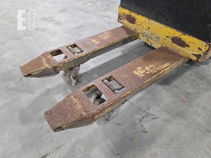 2009-yale-mpb040e-image-9