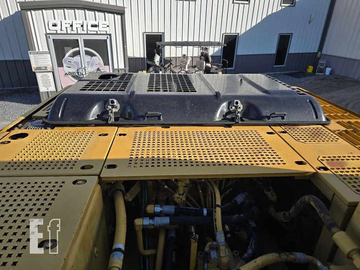 2005-caterpillar-322c-image-41