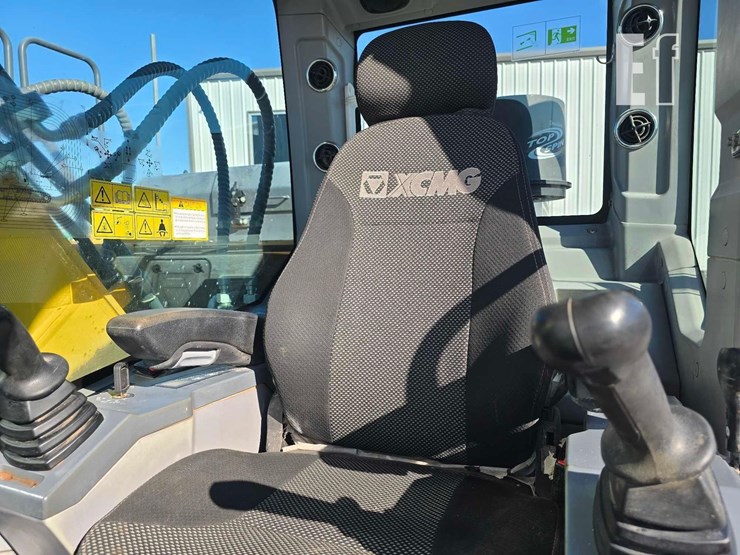 2022-xcmg-xe210u-image-13