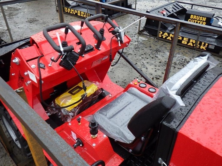 2025-agt-sda-140w-skid-steer-loader-image-12