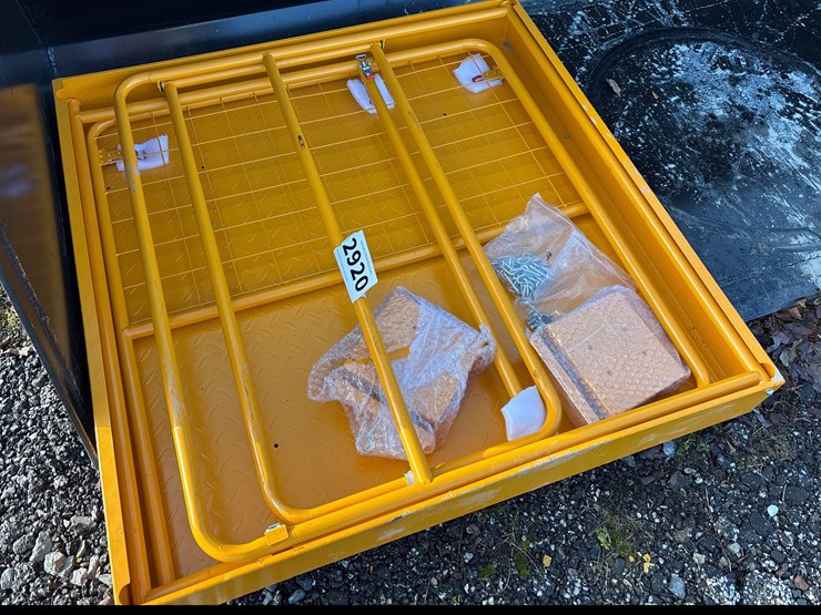 #2920-•-new-pallet-fork-mount-safety-basket-image-1