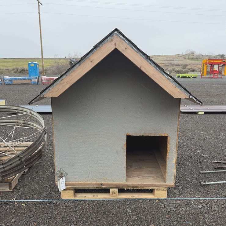 4'x4' Heavy Duty Wood Doghouse
