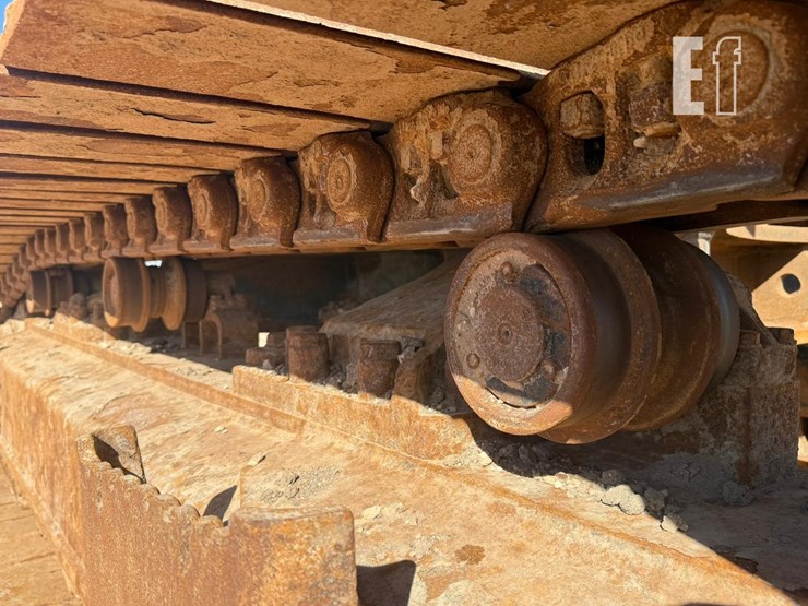 2015-deere-470g-lc-image-28