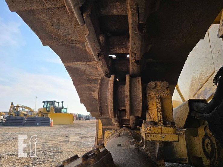 2012-caterpillar-d6t-xw-image-31