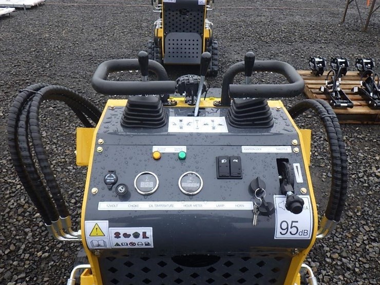 2025-sdlanch-sdll60-skid-steer-tracked-loader-image-12