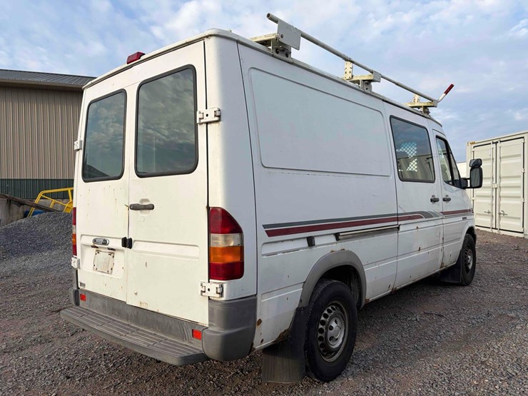 2006-freightliner-2500-hc-sprinter-van-image-5